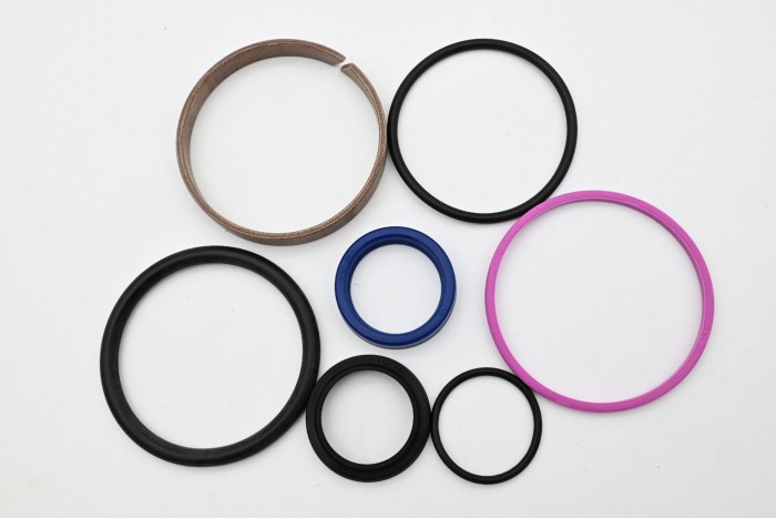 Zestaw uszczelnień siłownika pochyłu Mitsubishi FG20 (EF17B) typ C