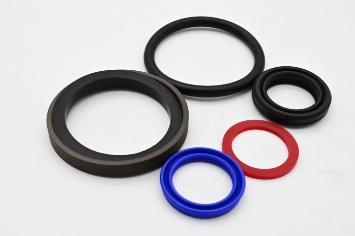 Zestaw uszczelnień siłownika pochyłu Mitsubishi FG15N (F25C) 