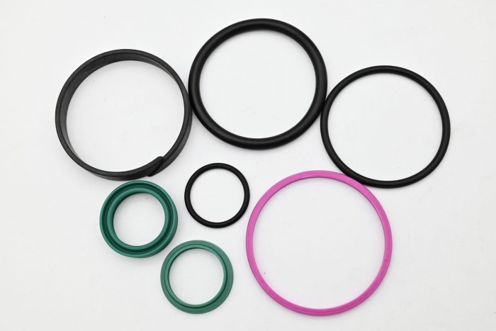 Zestaw uszczelnień siłownika pochyłu Mitsubishi FG15N (EF34L)