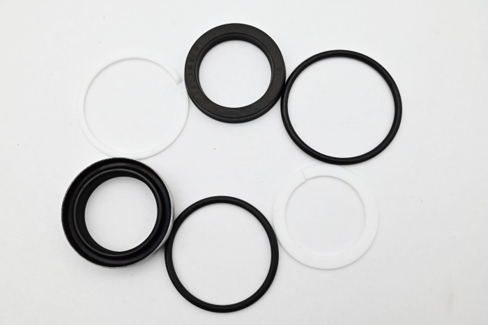 Zestaw uszczelnień siłownika podnoszenia Toyota 8FG10-18