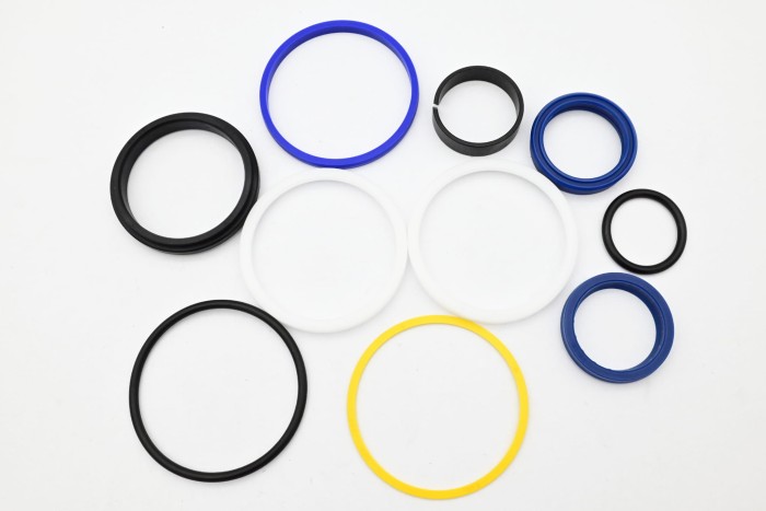 Zestaw uszczelnień siłownika pochyłu Toyota 7FBEST13