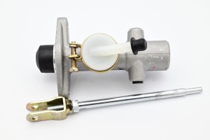 Pompa hamulcowa Nissan D01