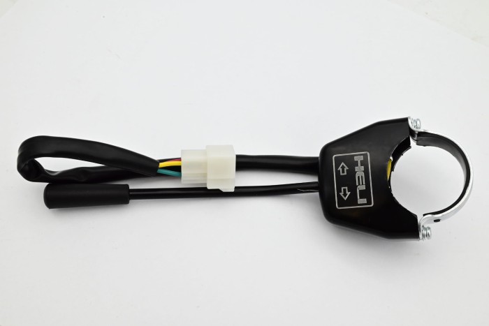 Przełącznik kierunkowskazów TCM FG15N17