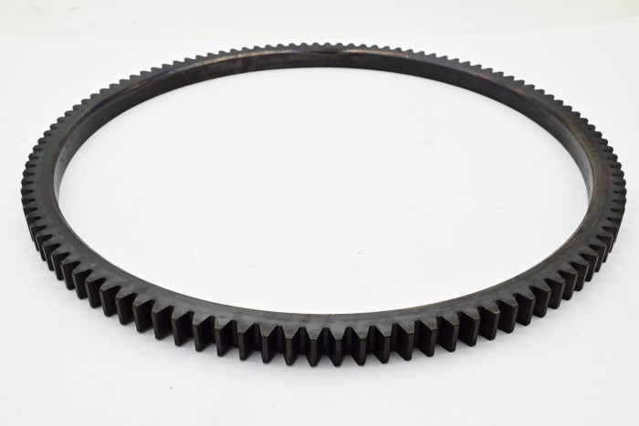 Wieniec zębaty koła zamachowego Mitsubishi S4E