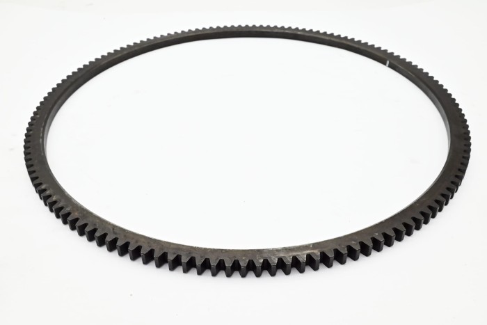Wieniec zębaty koła zamachowego Nissan H25