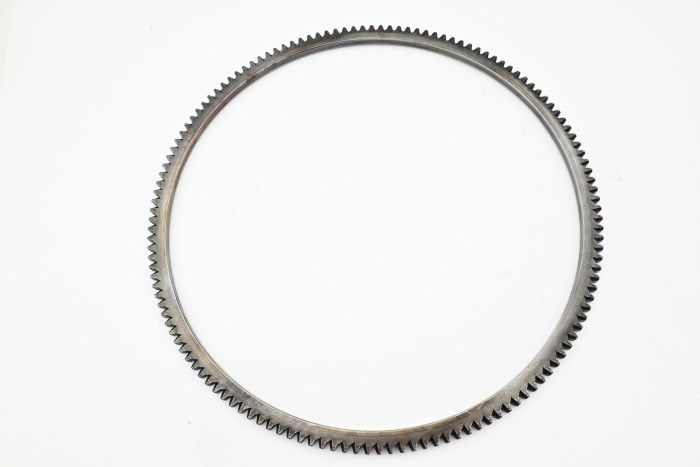 Wieniec zębaty koła zamachowego Mazda XA
