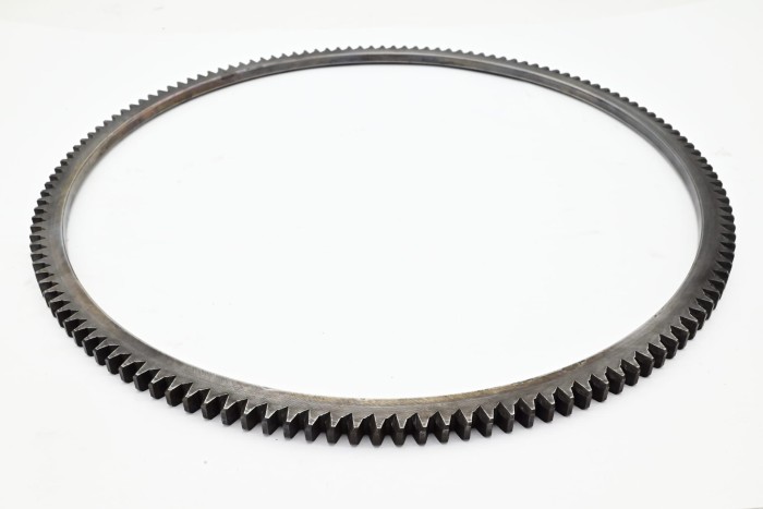 Wieniec zębaty koła zamachowego Mazda XA