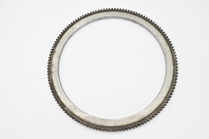 Wieniec zębaty koła zamachowego Mitsubishi 4G33
