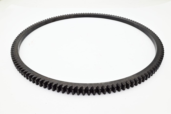 Wieniec zębaty koła zamachowego Nissan J15