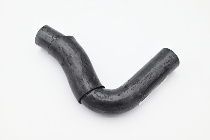 Przewód wodny pompa-termostat Nissan D02