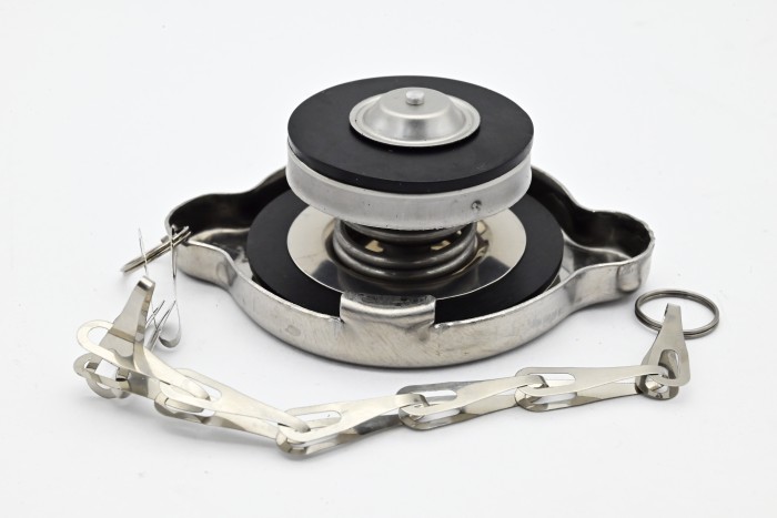 Korek chłodnicy Mitsubishi