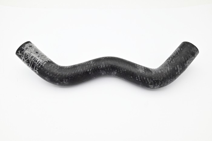 Przewód chłodnicy Nissan L01 górny