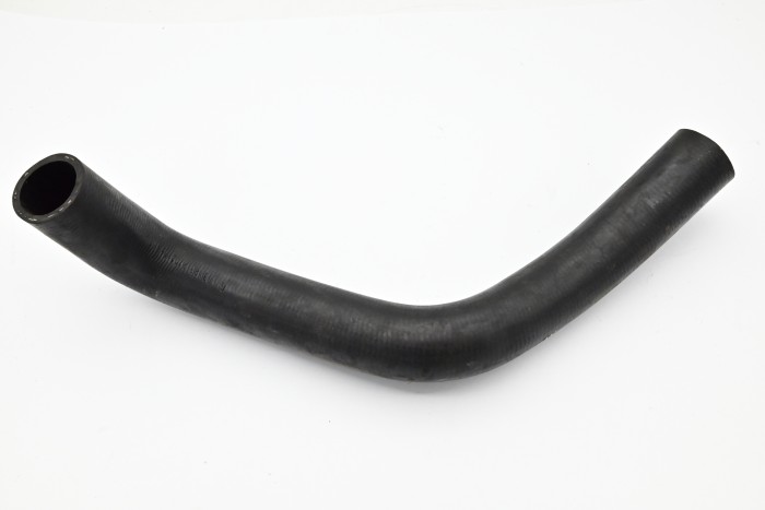 Przewód chłodnicy Nissan D02 górny