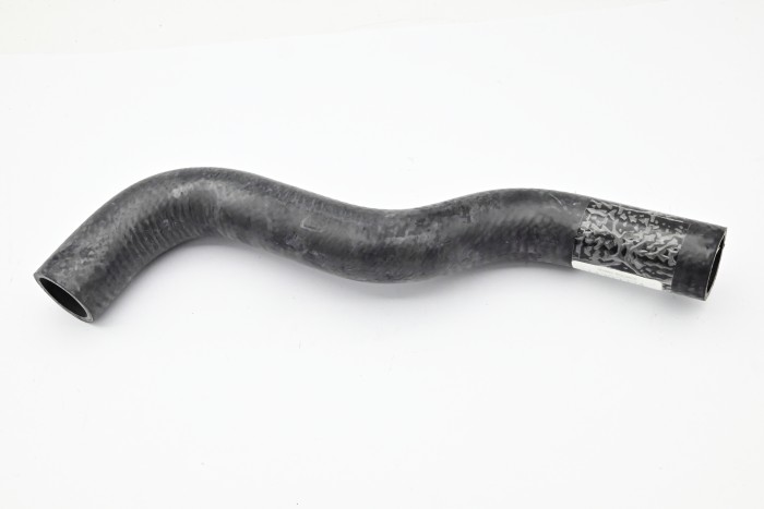 Przewód chłodnicy Nissan UG1D02 górny