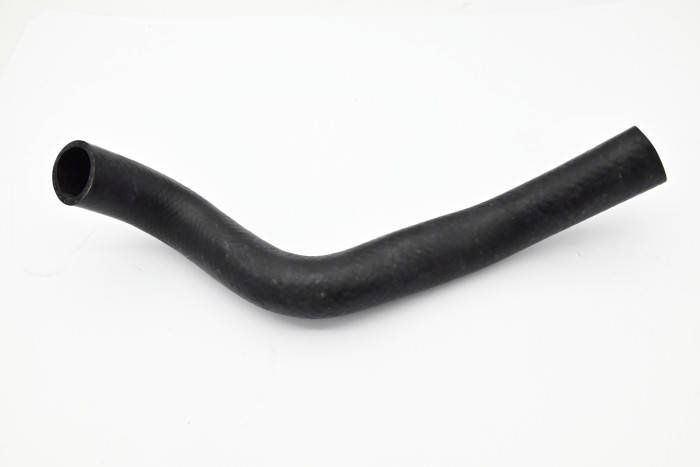 Przewód chłodnicy Nissan UGD02 górny