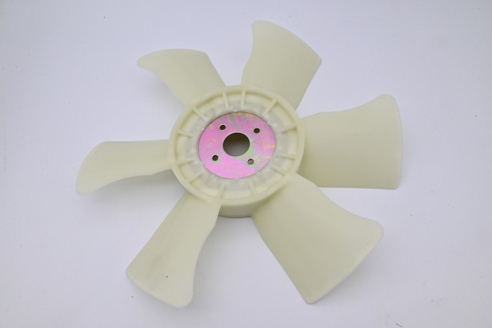 Wentylator chłodnicy Nissan D01