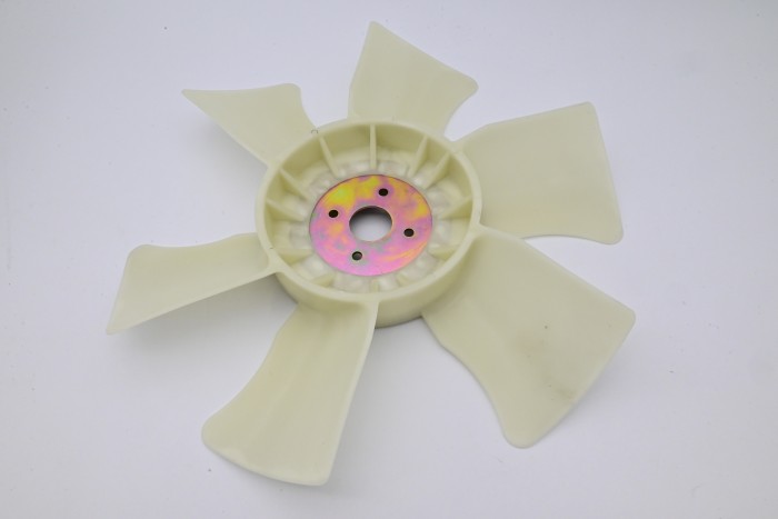 Wentylator chłodnicy Nissan D01