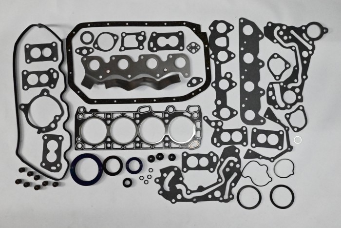 Zestaw uszczelek silnika Mitsubishi 4G33 typ B