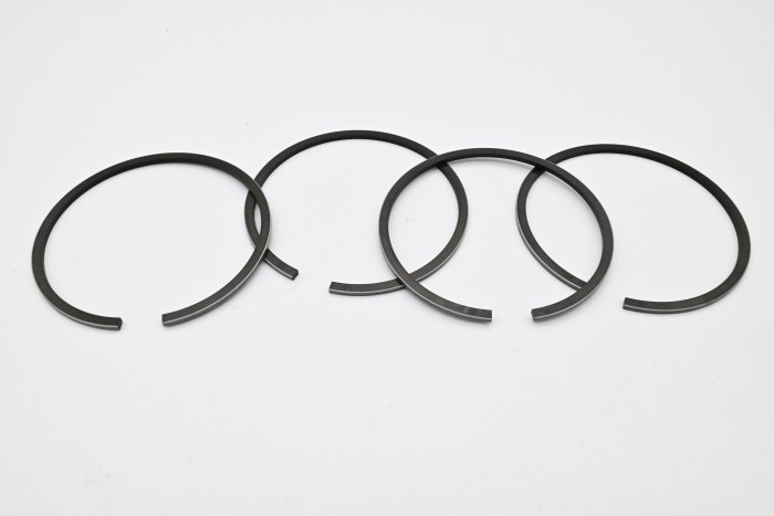 Pierścienie tłokowe silnika 3P 0,25