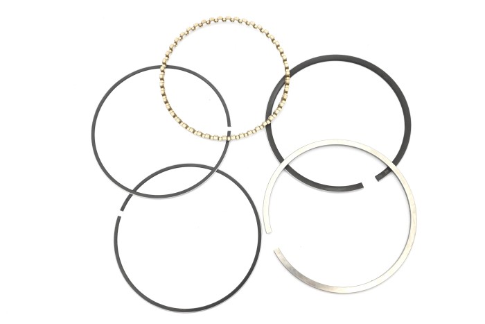 Pierścienie tłokowe silnika 4G52 STD