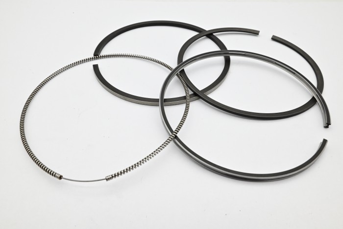 Pierścienie tłokowe silnika S6K STD