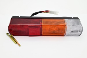 Lampa tył Mitsubishi - kwadratowy odblask