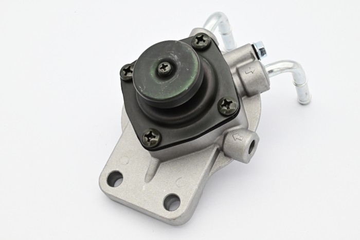 Pompa paliwa Komatsu 4D94E