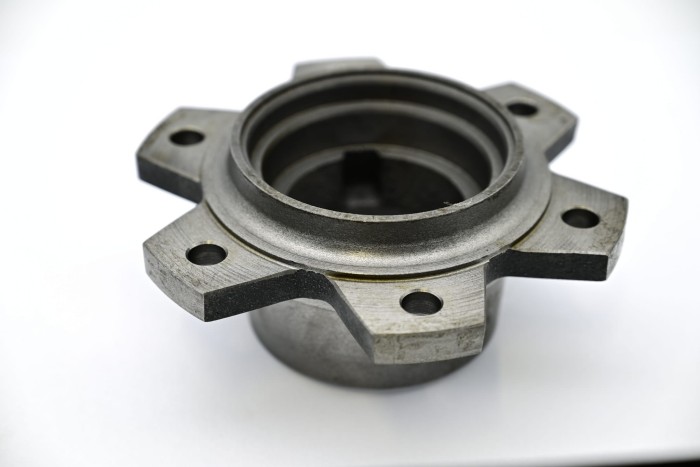 Piasta koła tył Nissan D01