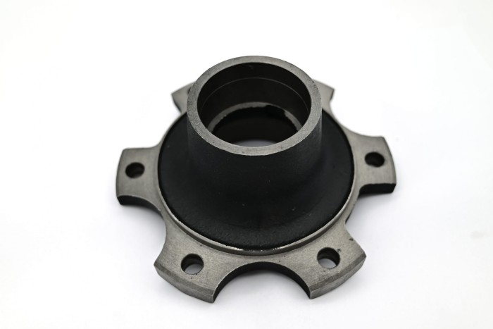 Piasta koła tył Nissan D02 od 2005