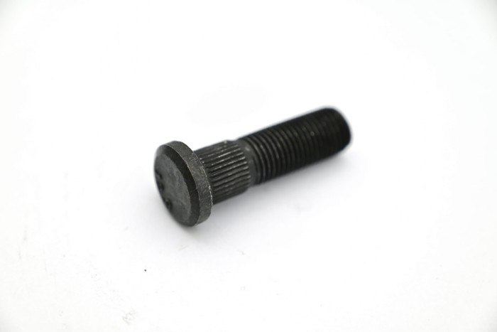 Szpilka piasty tył Nissan D02 od 2005