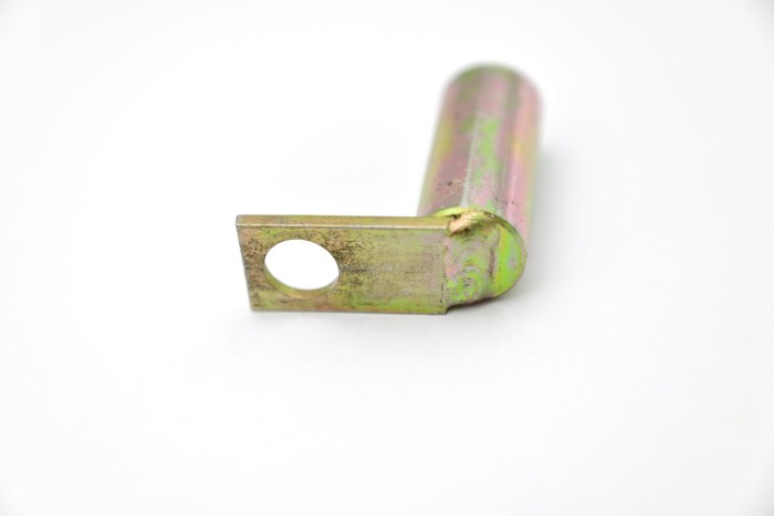 Sworzeń łącznika Nissan D02 od 2005