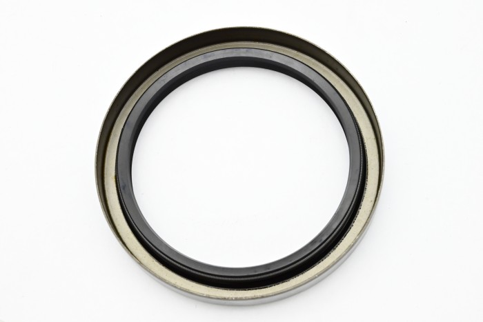 Uszczelniacz piasty tył Mitsubishi FG/FD10-30