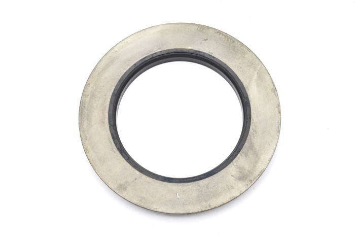 Uszczelniacz piasty tył Mitsubishi FG10-18N