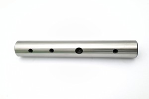 Sworzeń zwrotnicy Nissan 1F1 lewy