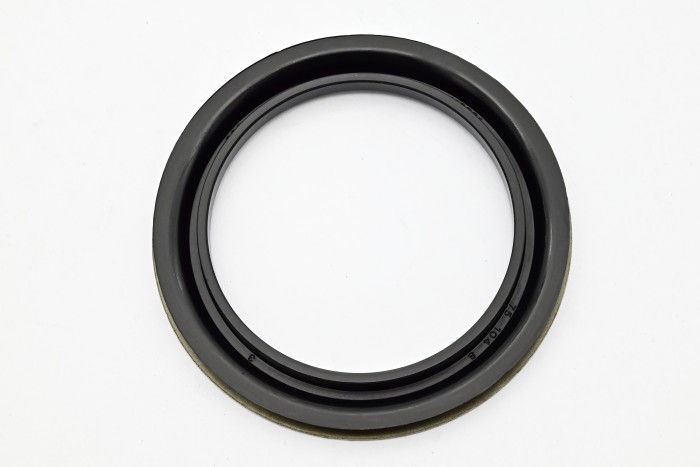 Uszczelnienie piasty tył Nissan 1F2