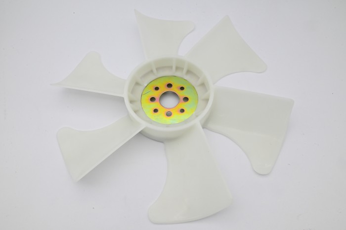 Wentylator chłodnicy Nissan J01 (TD27)