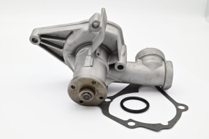 Pompa wody Mitsubishi 4G15