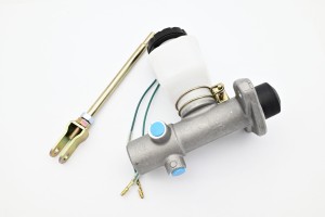 Pompa hamulcowa Nissan FJ02