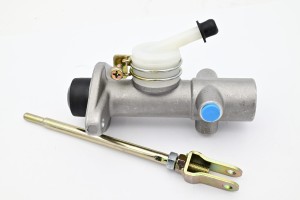 Pompa hamulcowa Nissan D02 typ B