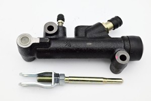 Pompa hamulcowa Nissan F01