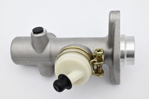 Pompa hamulcowa Nissan D02 typ A