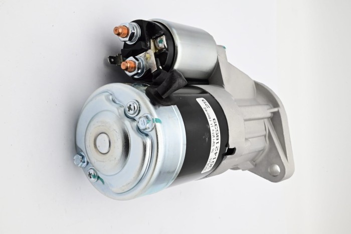 Rozrusznik Nissan H25