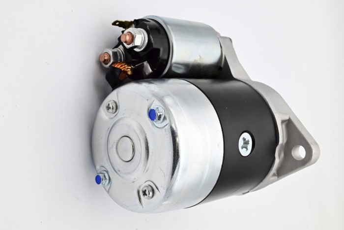 Rozrusznik Mitsubishi 4G33