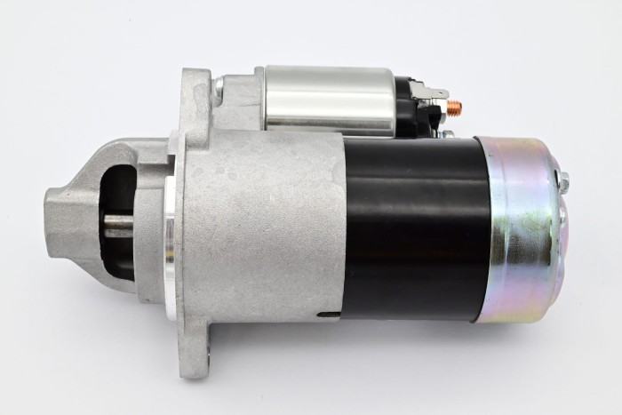 Rozrusznik Mitsubishi 4G64