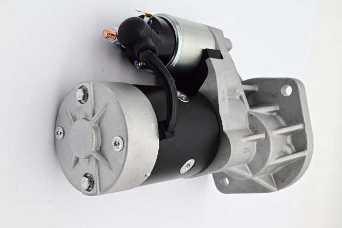 Rozrusznik Nissan QD32