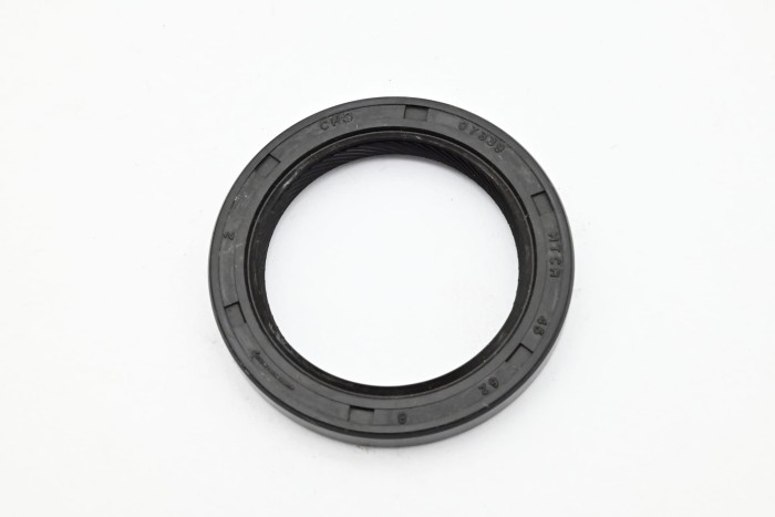 Uszczelniacz wału przód Toyota 4P (aluminimu)