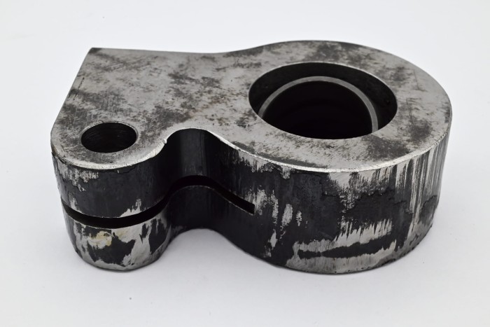 Główka siłownika pochyłu Nissan D02