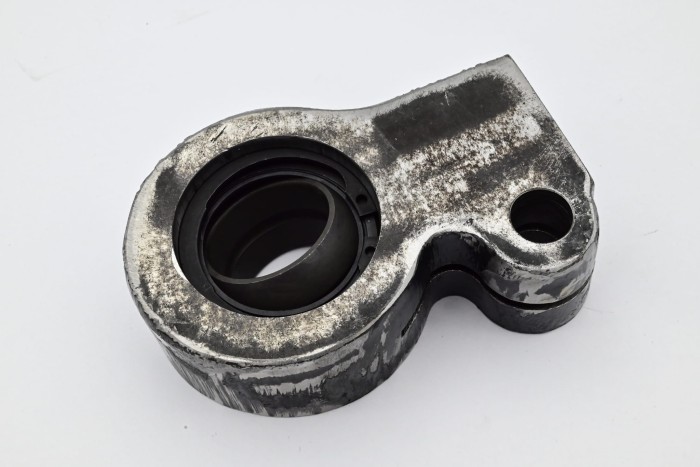 Główka siłownika pochyłu Nissan D02